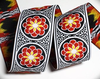 Daisy Dot Flower 1 7/8" x 3 yds White,Black and Red