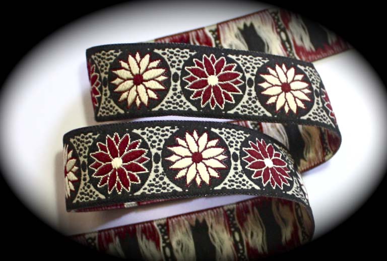 DAISY DOT FLOWER7 1" BURGANDY/NATURALBLACK (3 YDS)