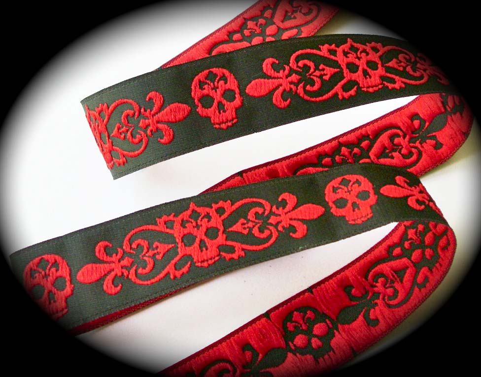 SKULL FLEUR-DE-LIS Ribbon 1" (25 yds) BLACK/RED SKULLS