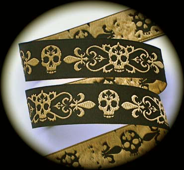 SKULL FLEUR-DE-LIS2 Ribbon 1" (25 yds) Black, Gold