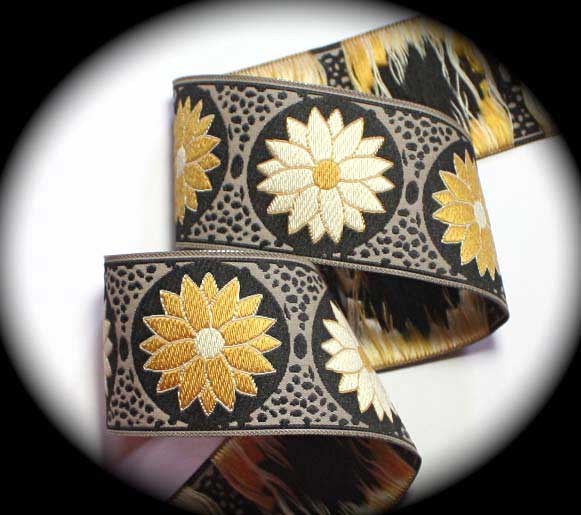 DAISY DOT FLOWER1 1 1/2" (3 YDS) BLACK/KHAKI/GOLD/IVORY