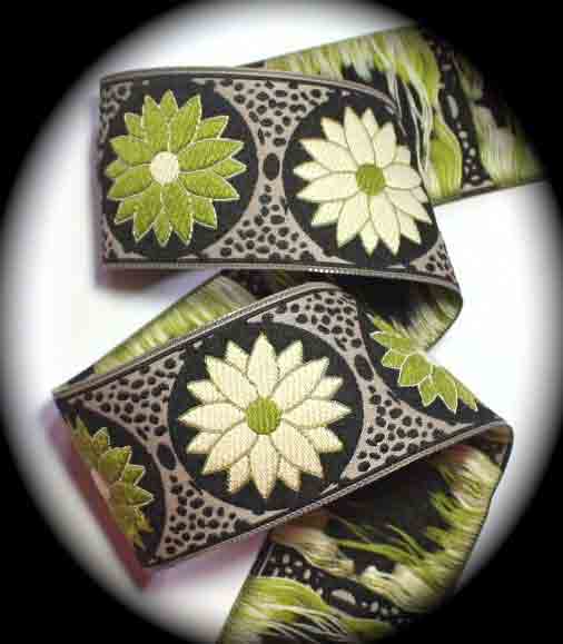 DAISY DOT FLOWER2 1 1/2" (10 YDS) BLACK/KHAKI/KIWI/IVORY