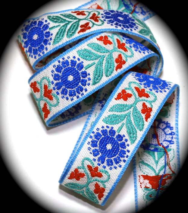 *ABBEY- 1 1/8" (10 YDS)WHITE/TURQ/BLUE VINTAGE