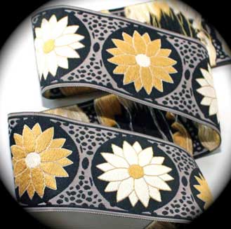 DAISY DOT FLOWER1 1 7/8" (3 YDS) BLACK/KHAKI/GOLD/IVORY