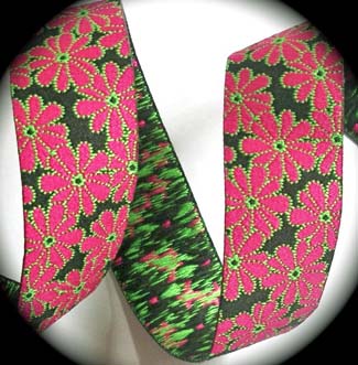 DOTFLOWER3  1" (3 yds) BLACK/HOT PINK/GREEN DOT FLOWERS-RETIRED