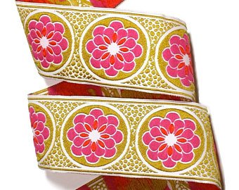 Daisy Dot Flower 1 7/8" x 3 yds Gold and Pink (not metallic)