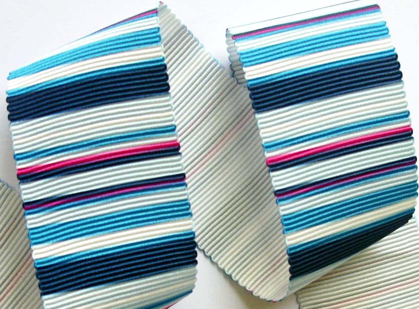 VERTICALBLUE4 - 1 3/8" (3 yds)BLUE/HOT PINK PETERSHAM GROSGRAIN