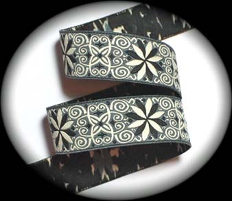 Pinwheel Zinnia27 1" (3 yds) Cream,  Black and Gray